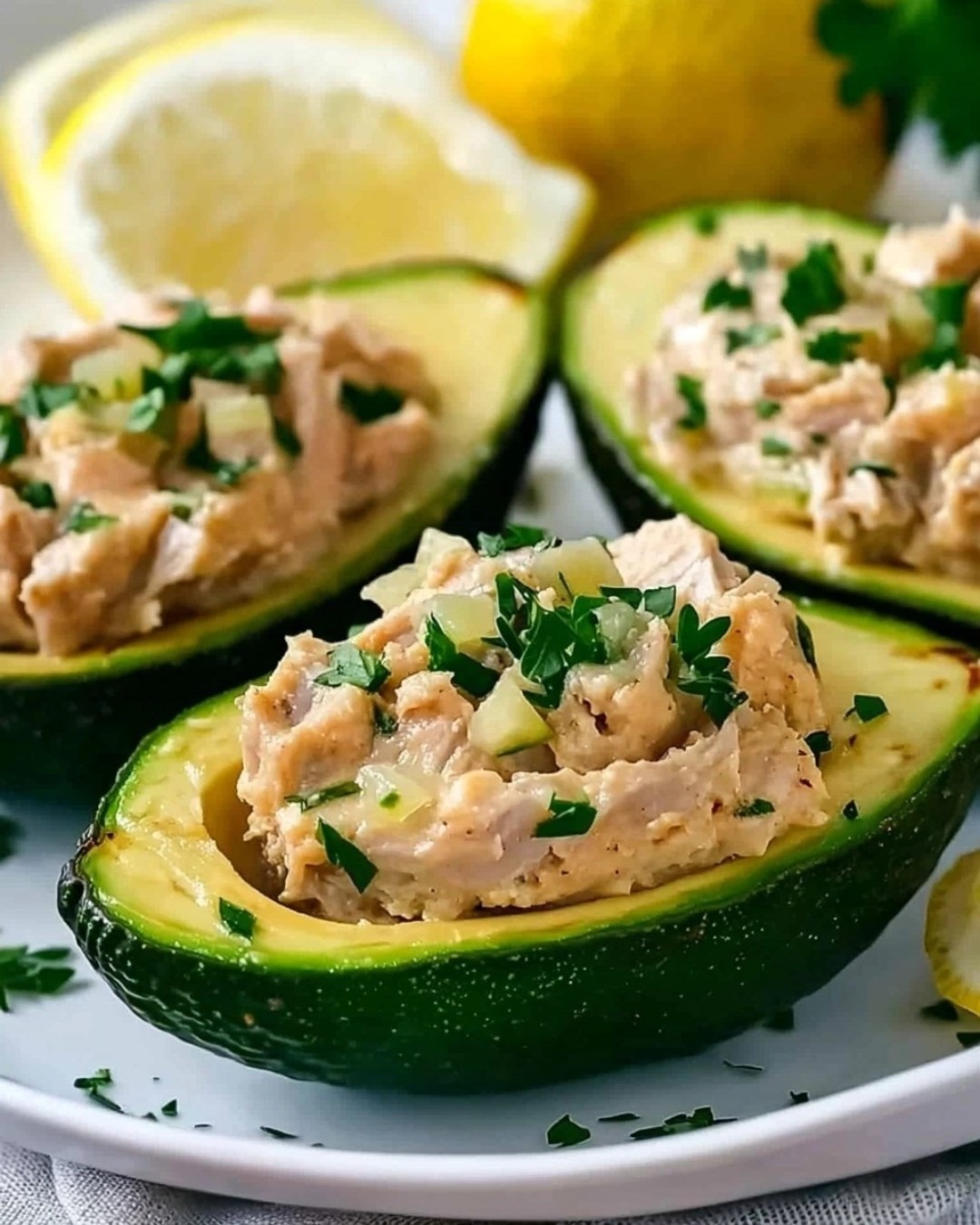 🥑🐟 Gefüllte Avocados mit Thunfisch-Rillettes – Einfach, leicht &amp; voller ...