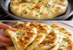 Knoblauchfladen ohne Hefe – weich, aromatisch und schnell aus der Pfanne